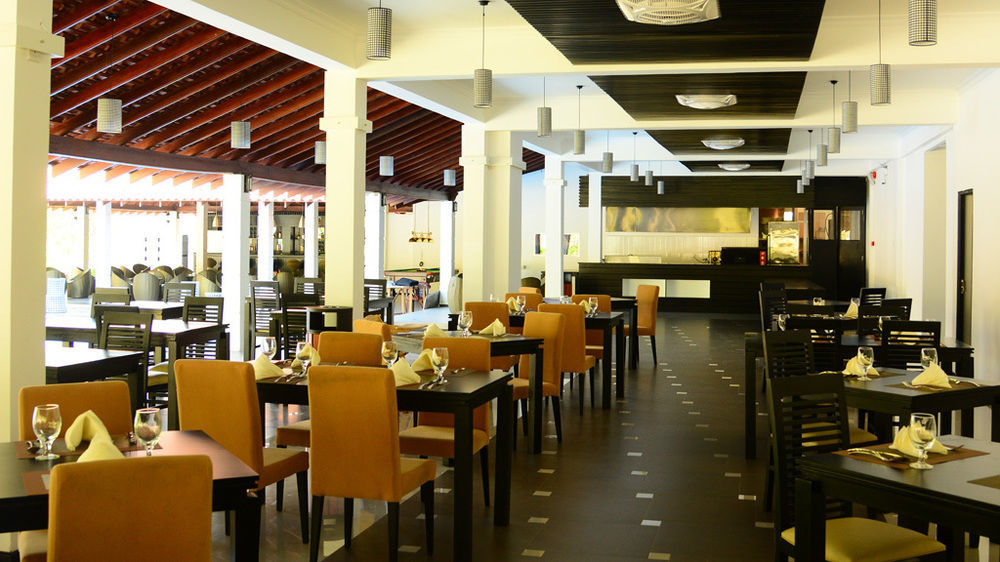 The Covanro Airport Hotel - Katunayake Gampaha Exterior photo