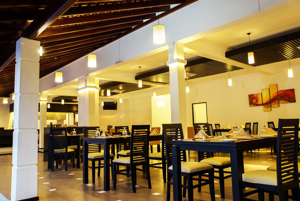 The Covanro Airport Hotel - Katunayake Gampaha Exterior photo