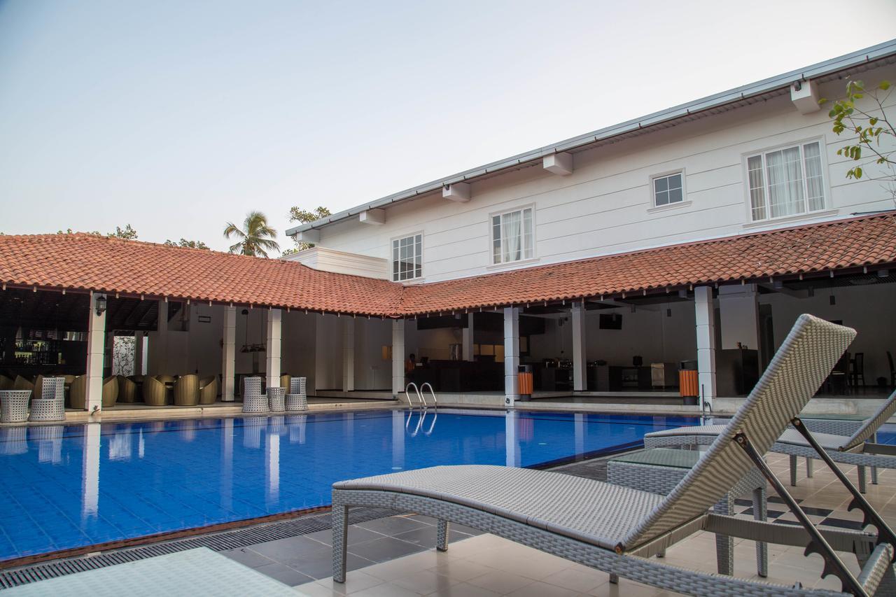 The Covanro Airport Hotel - Katunayake Gampaha Exterior photo