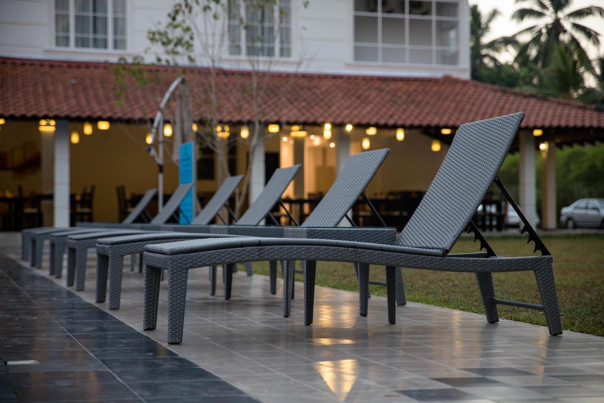 The Covanro Airport Hotel - Katunayake Gampaha Exterior photo