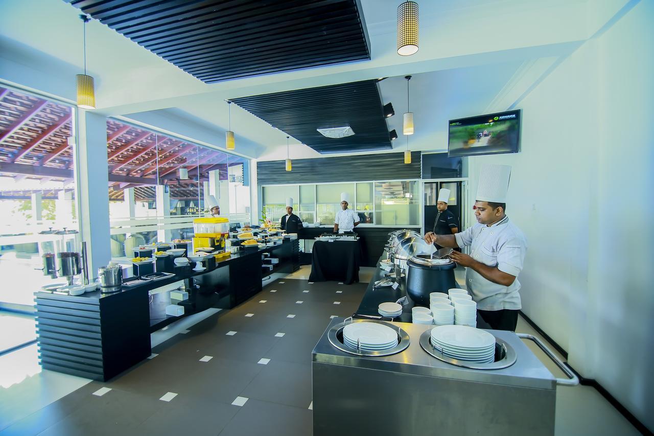The Covanro Airport Hotel - Katunayake Gampaha Exterior photo